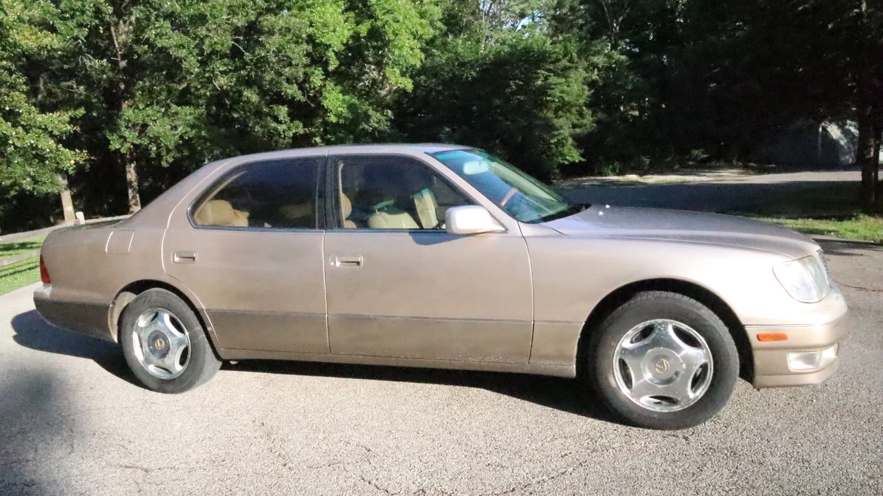 1998 Lexus LS 2nd Gen - Image 16 of 31