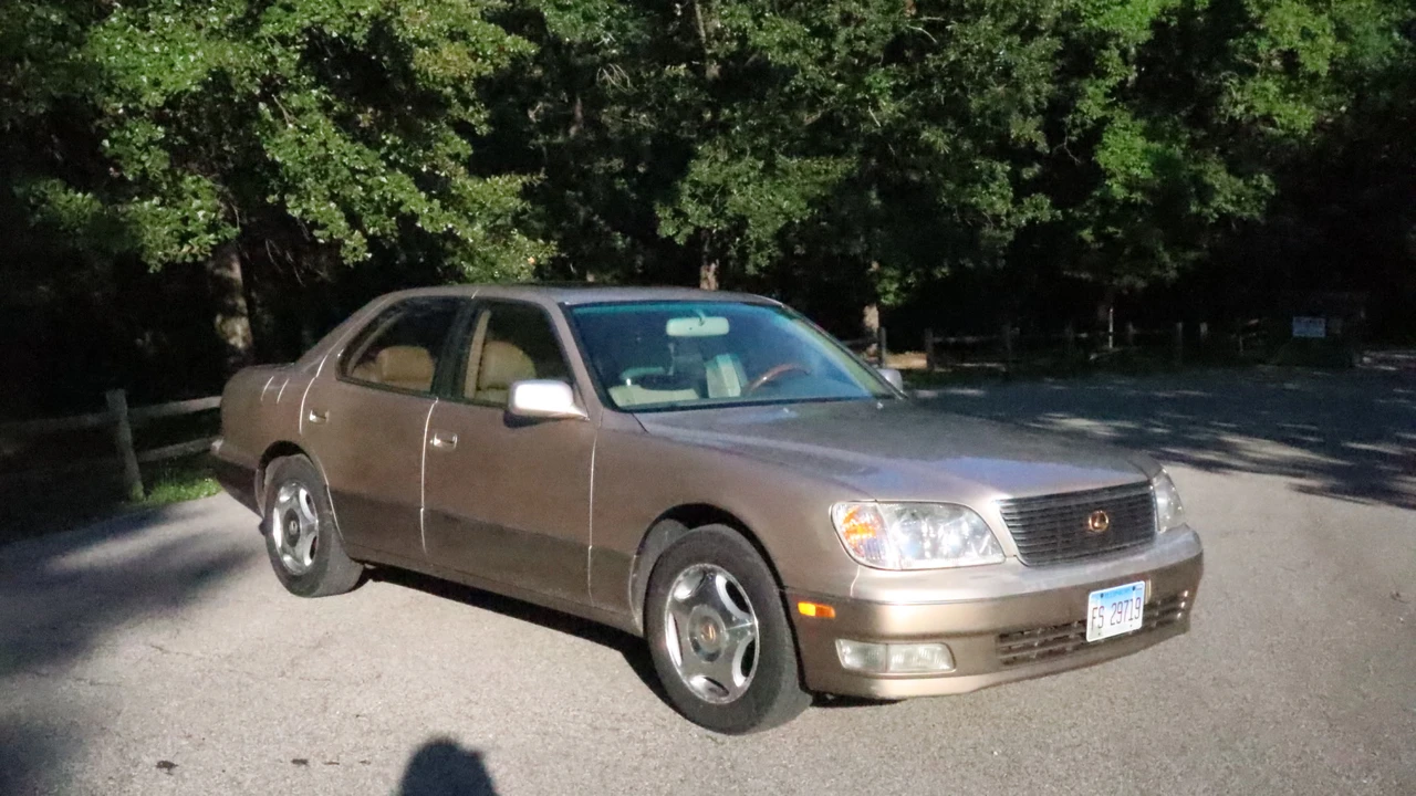 1998 Lexus LS 2nd Gen - Image 23 of 31