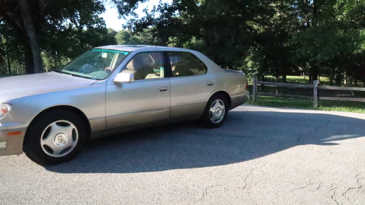 1998 Lexus LS 2nd Gen - Image 29 of 31