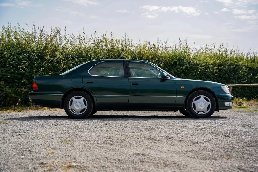 1998 Lexus LS 2nd Gen - Image 17 of 30