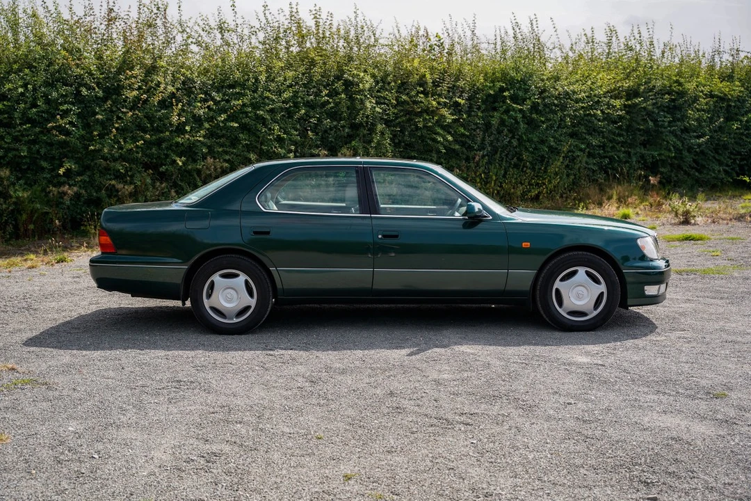 1998 Lexus LS 2nd Gen - Image 16 of 30