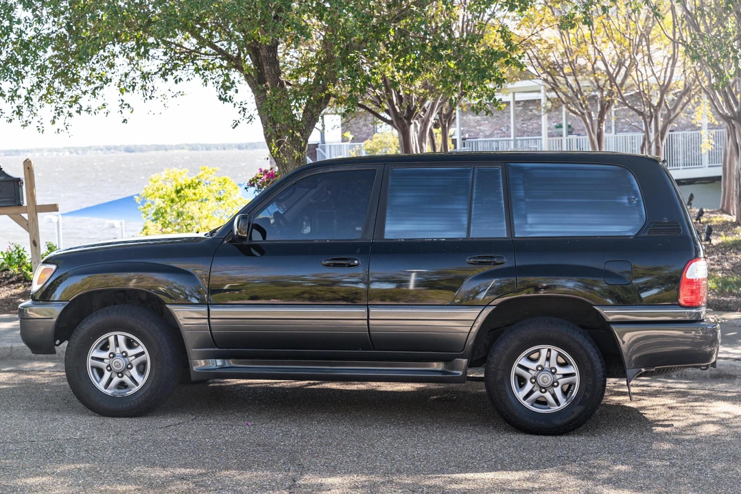 1998 Lexus LX 2nd Gen - Image 3 of 31