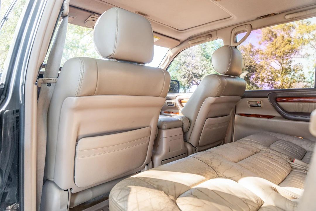 1998 Lexus LX 2nd Gen - Image 28 of 31