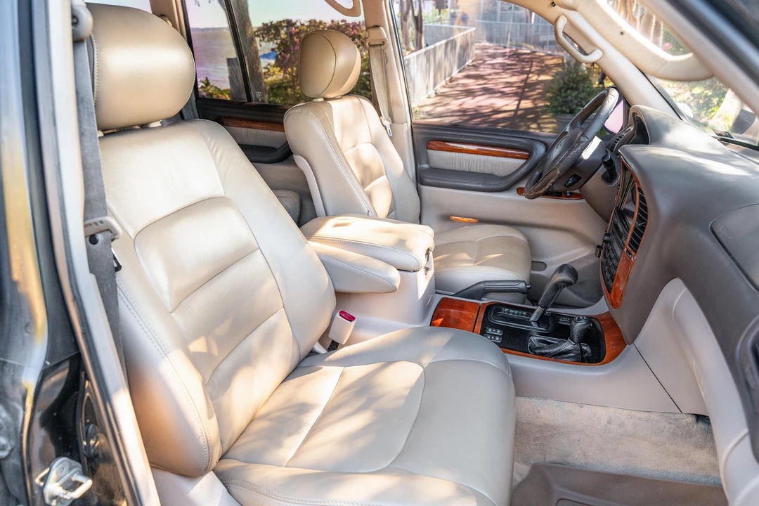 1998 Lexus LX 2nd Gen - Image 24 of 31