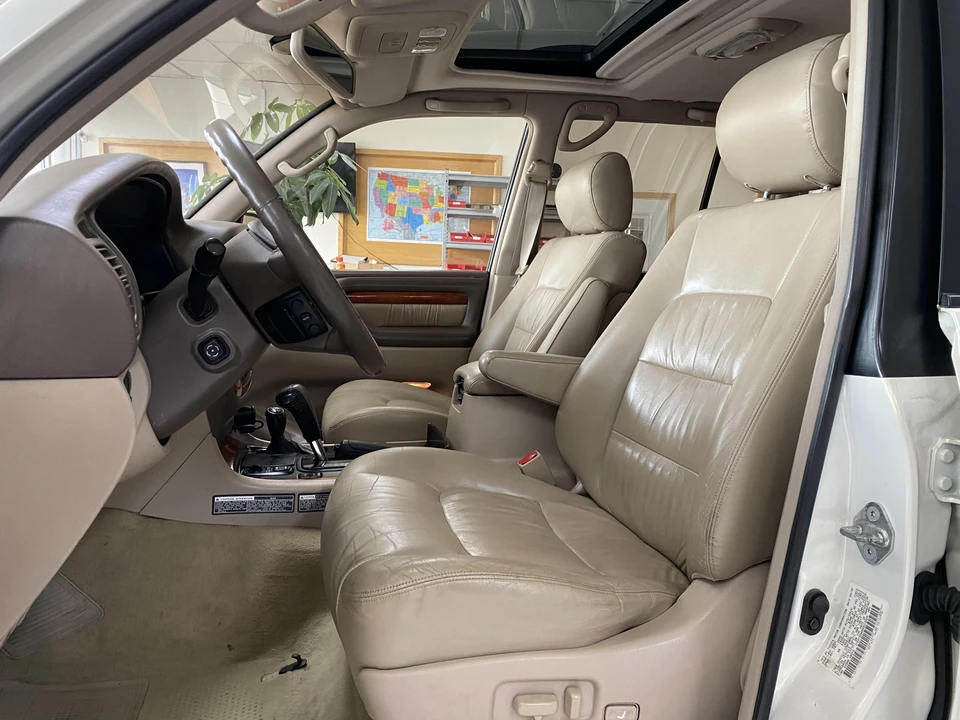 1998 Lexus LX 2nd Gen - Image 29 of 31