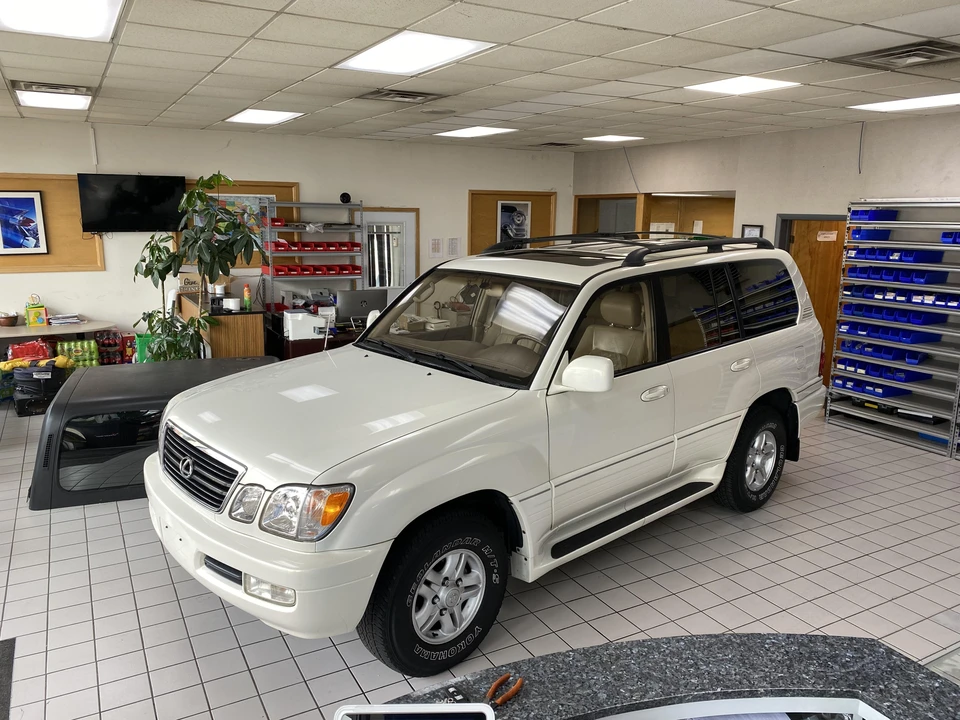 1998 Lexus LX 2nd Gen - Image 7 of 31
