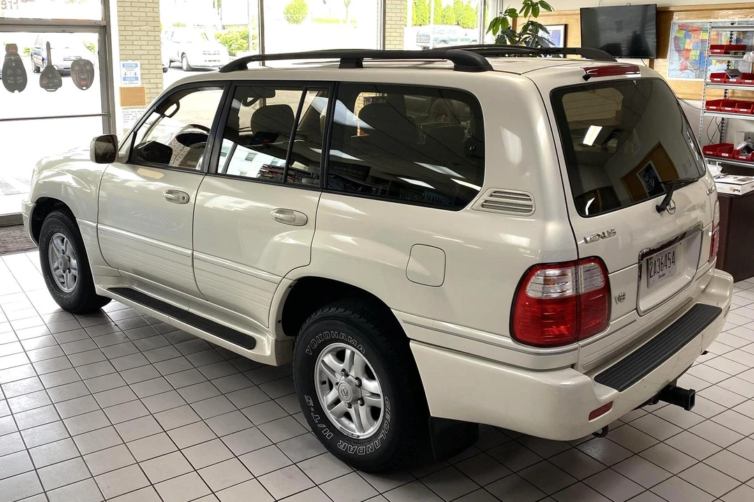 1998 Lexus LX 2nd Gen - Image 3 of 31