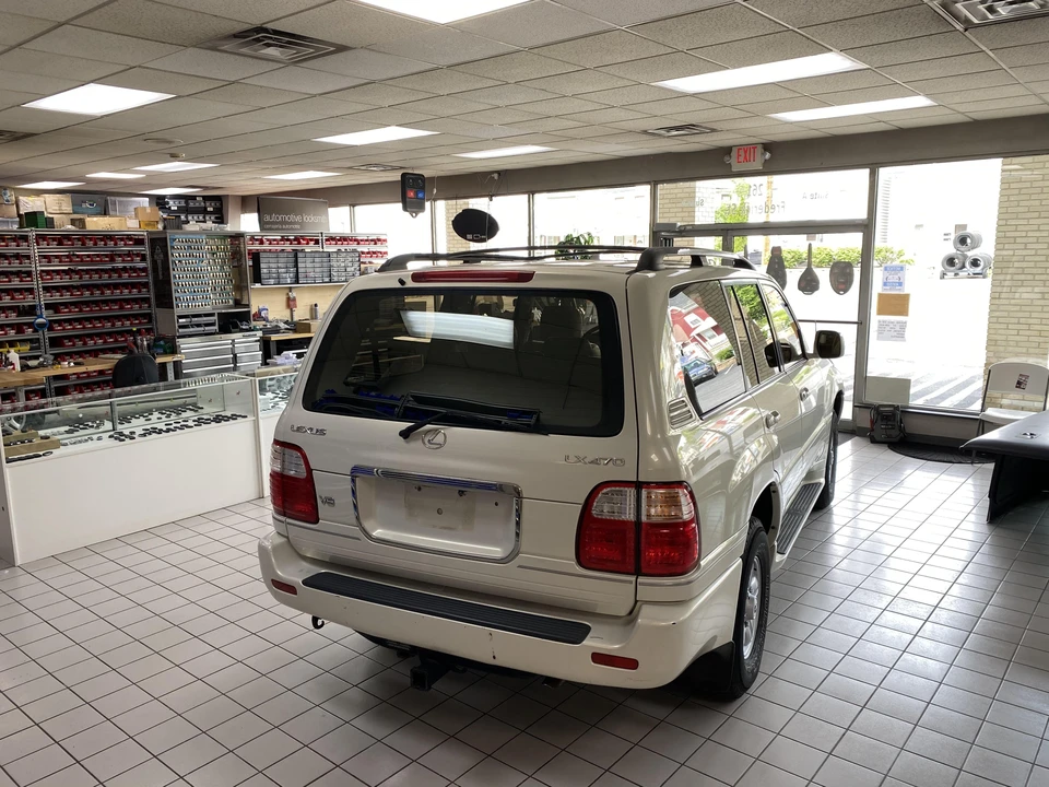 1998 Lexus LX 2nd Gen - Image 15 of 31