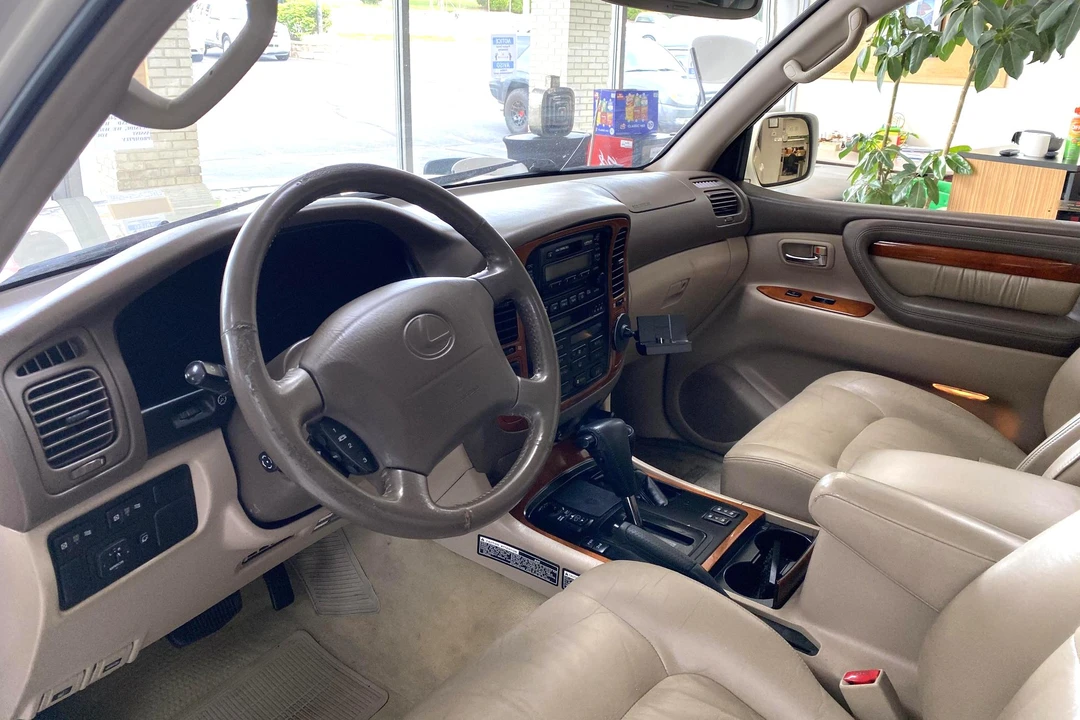 1998 Lexus LX 2nd Gen - Image 25 of 31