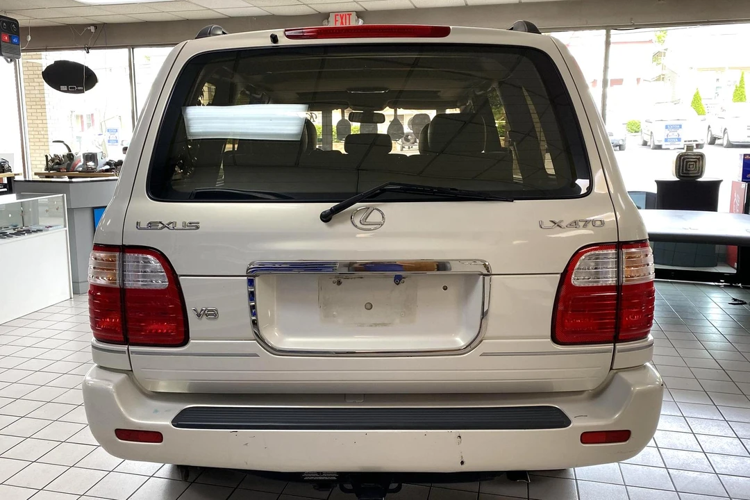 1998 Lexus LX 2nd Gen - Image 5 of 31