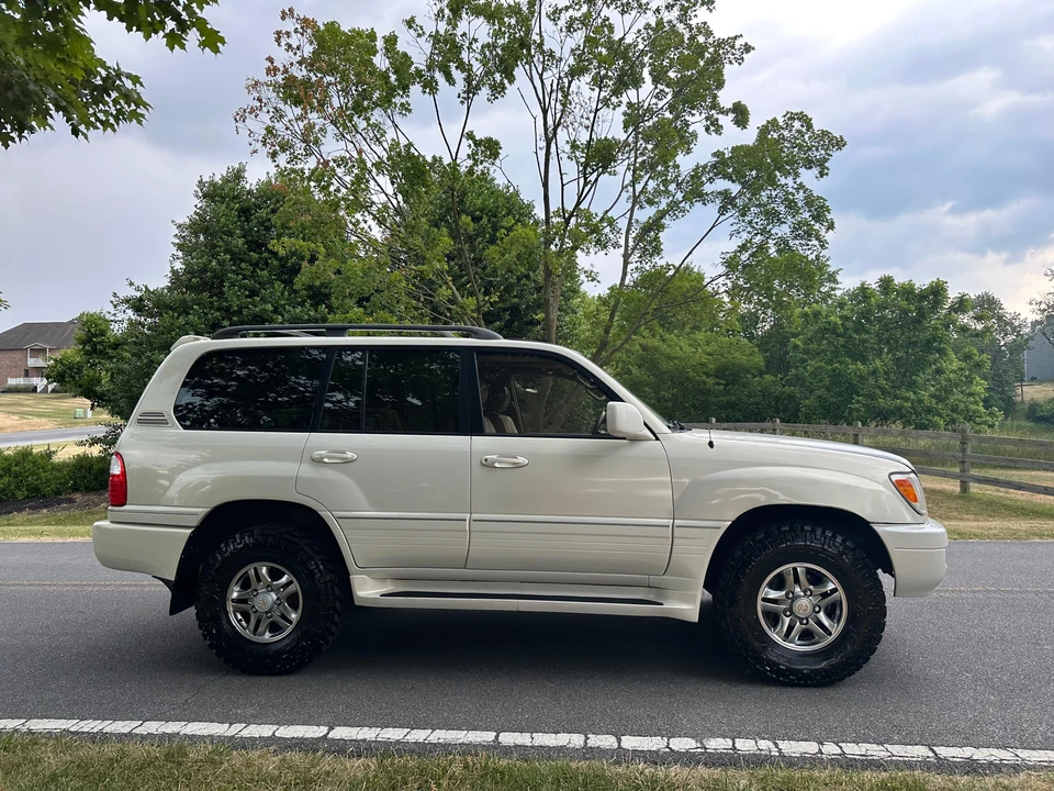 1998 Lexus LX 1st Gen - Image 13 of 31