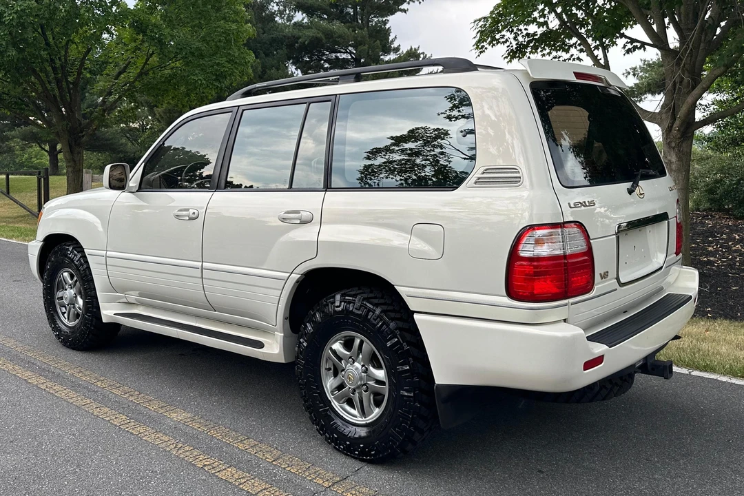 1998 Lexus LX 1st Gen - Image 4 of 31