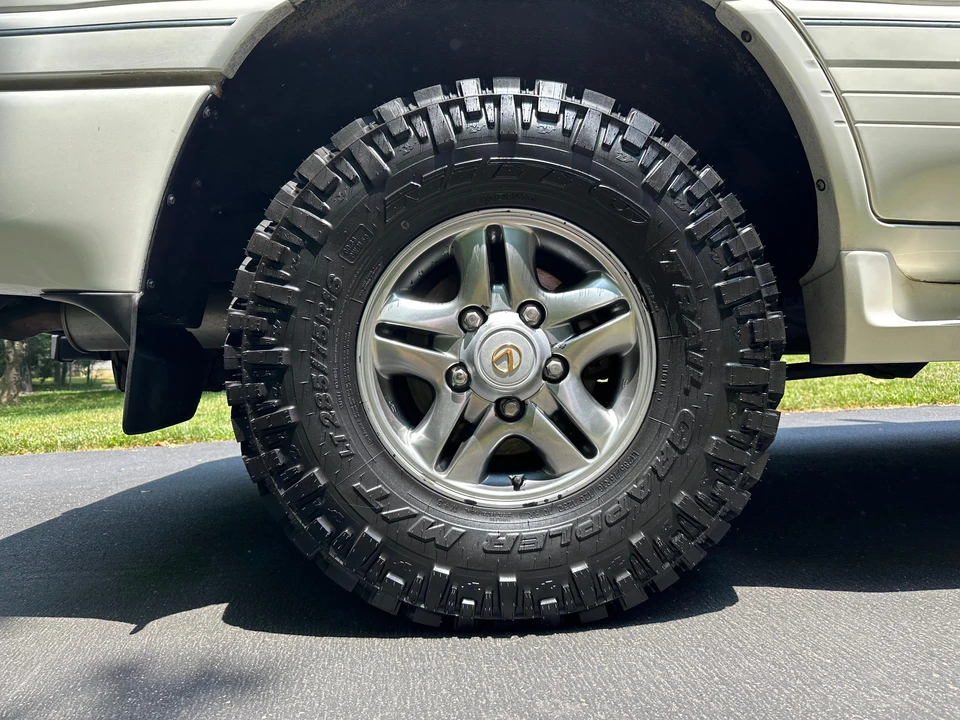 1998 Lexus LX 1st Gen - Image 29 of 31