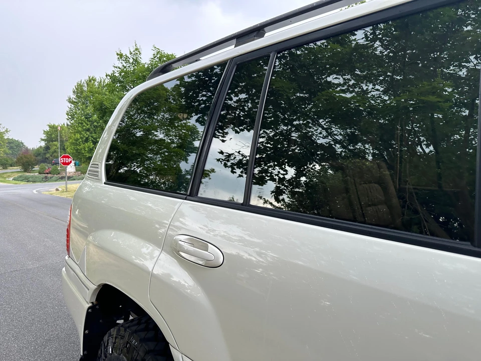 1998 Lexus LX 1st Gen - Image 22 of 31