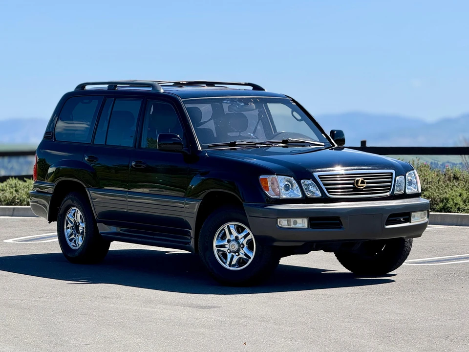 1998 Lexus LX 2nd Gen - Image 14 of 31