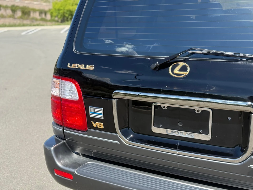1998 Lexus LX 2nd Gen - Image 18 of 31