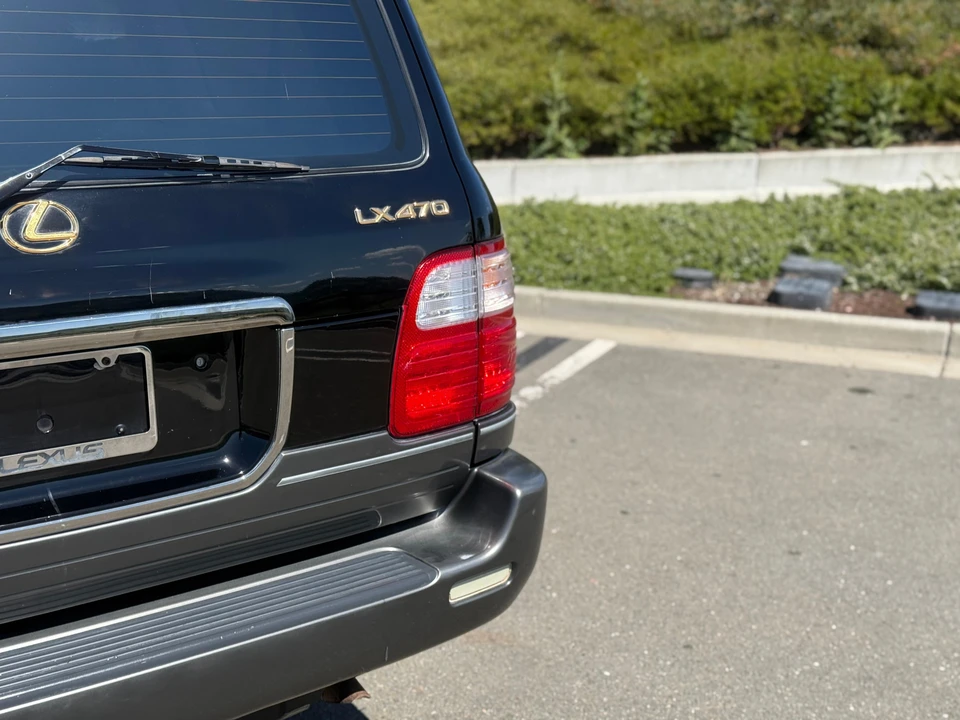 1998 Lexus LX 2nd Gen - Image 22 of 31