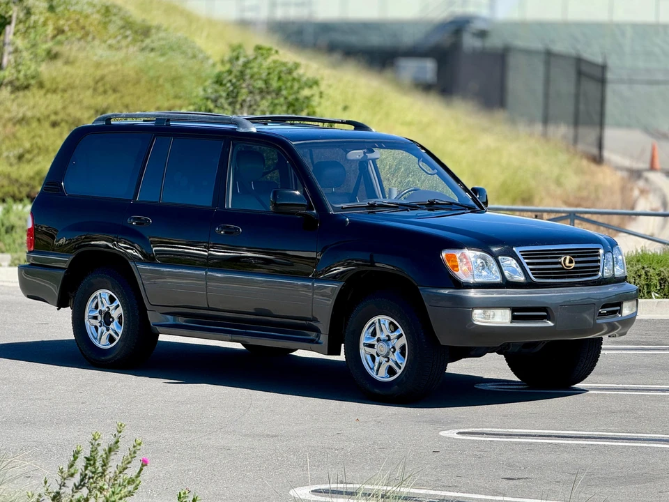1998 Lexus LX 2nd Gen - Image 13 of 31