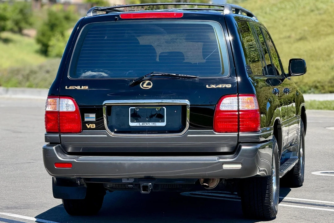 1998 Lexus LX 2nd Gen - Image 5 of 31