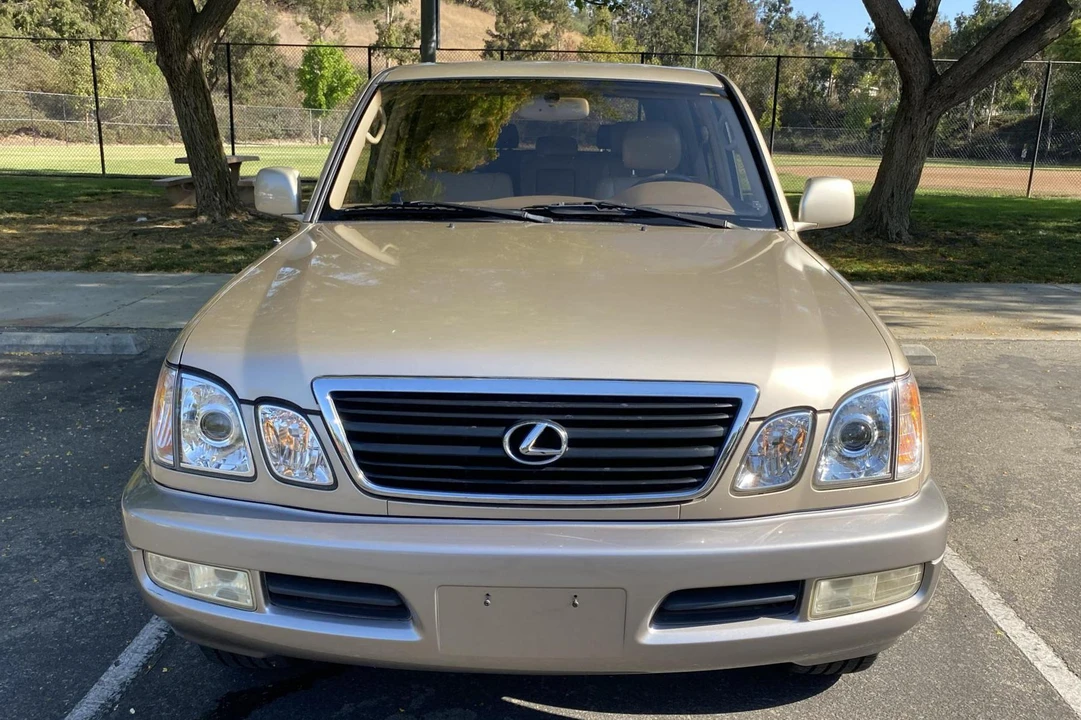 1998 Lexus LX 2nd Gen - Image 2 of 9
