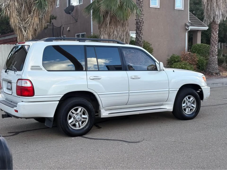 1998 Lexus LX 2nd Gen - Image 5 of 10