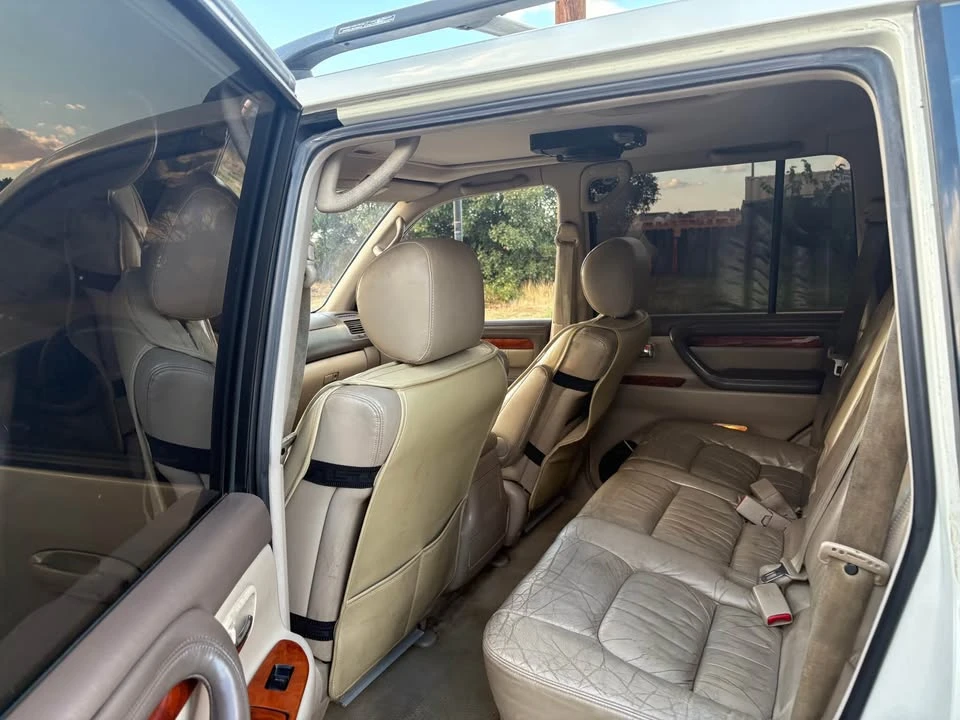 1998 Lexus LX 2nd Gen - Image 8 of 10