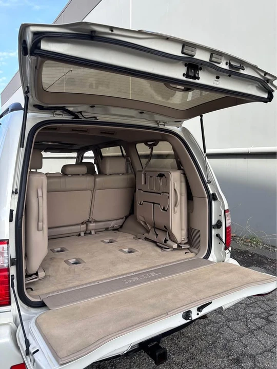 1998 Lexus LX 2nd Gen - Image 18 of 19