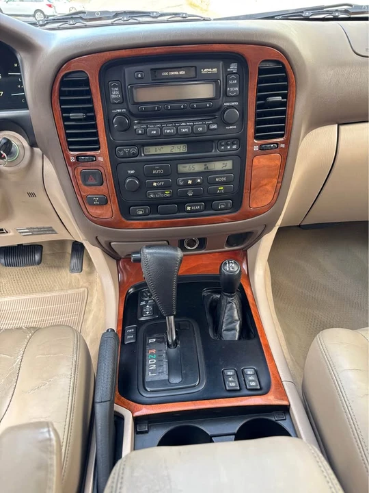 1998 Lexus LX 2nd Gen - Image 14 of 19