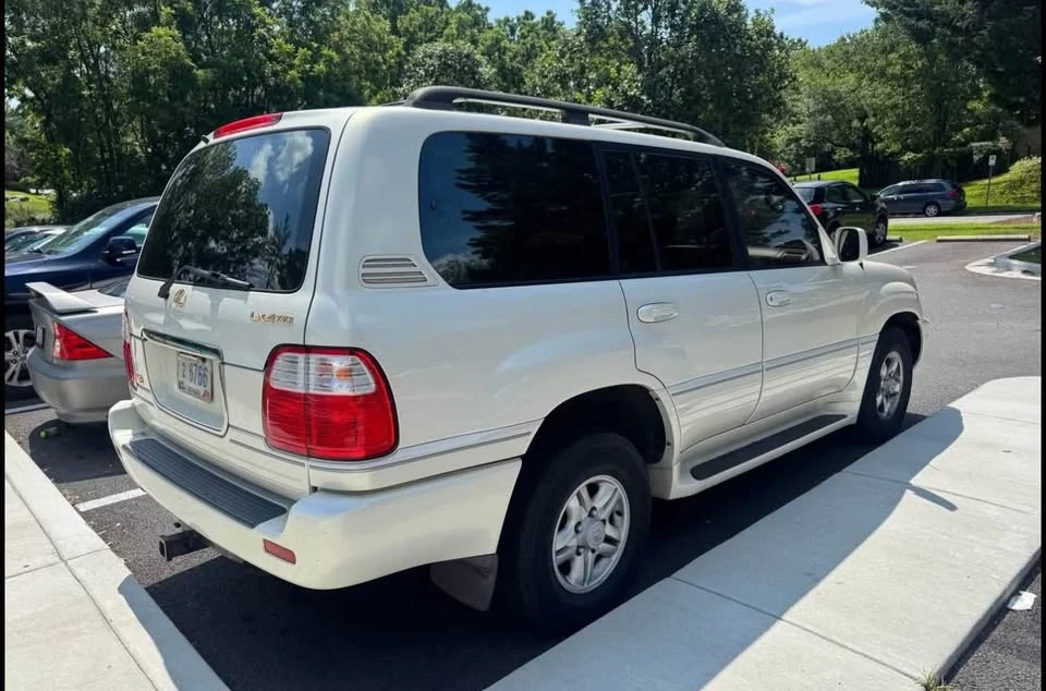 1998 Lexus LX 2nd Gen - Image 3 of 8