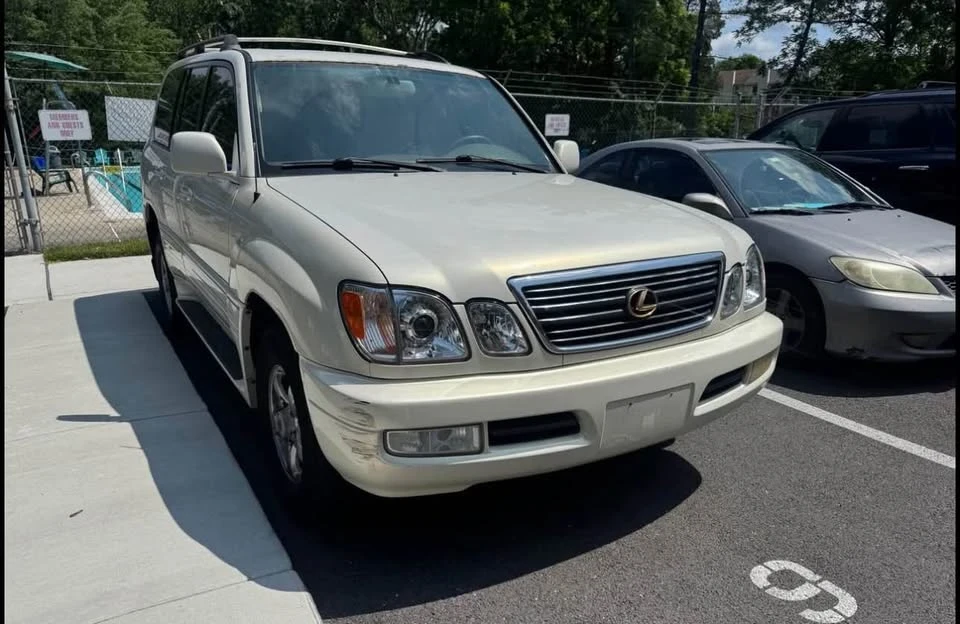 1998 Lexus LX 2nd Gen - Image 2 of 8