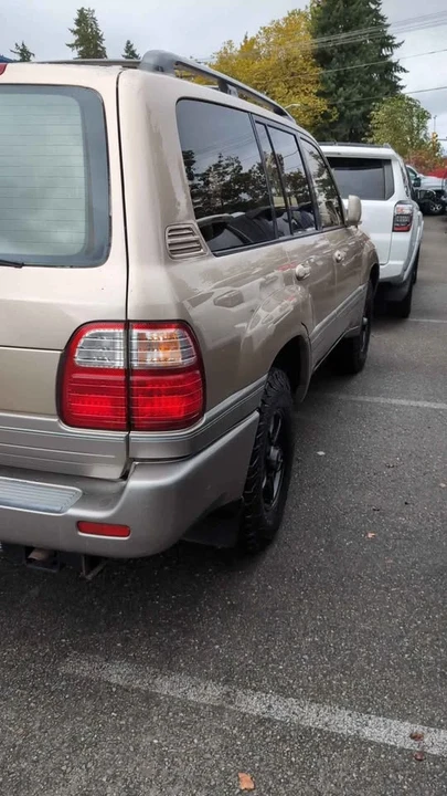 1998 Lexus LX 2nd Gen - Image 3 of 4