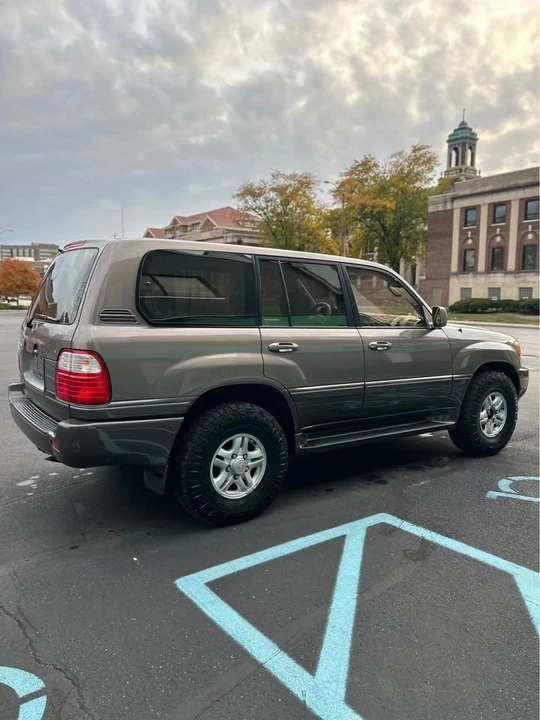 1998 Lexus LX 2nd Gen - Image 7 of 15