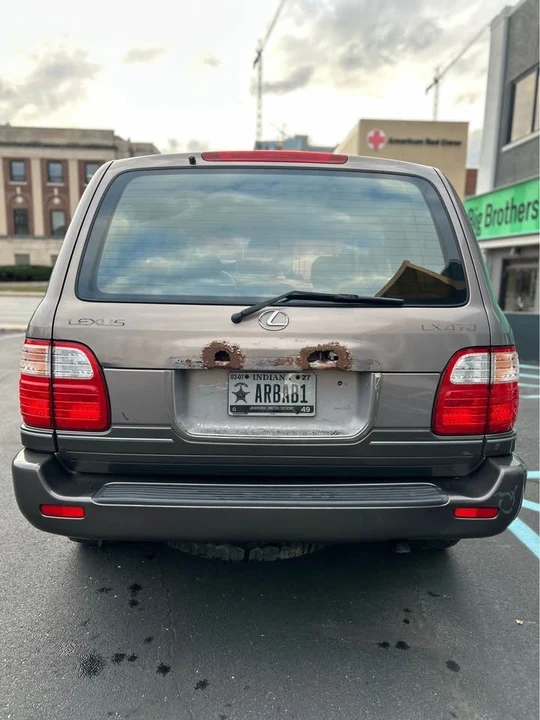 1998 Lexus LX 2nd Gen - Image 9 of 15