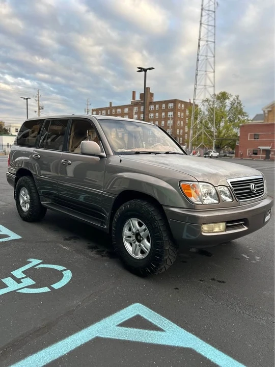 1998 Lexus LX 2nd Gen - Image 5 of 15