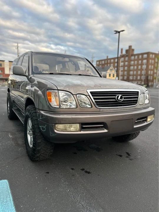 1998 Lexus LX 2nd Gen - Image 4 of 15