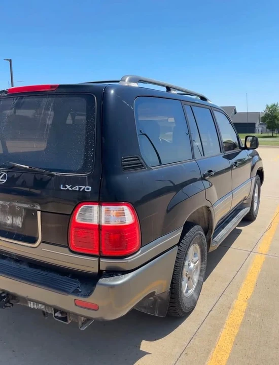 1998 Lexus LX 2nd Gen - Image 3 of 21