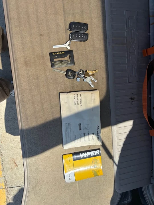 1998 Lexus LX 2nd Gen - Image 11 of 21