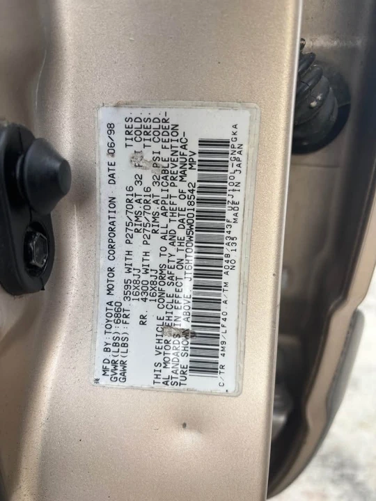 1998 Lexus LX 2nd Gen - Image 11 of 20