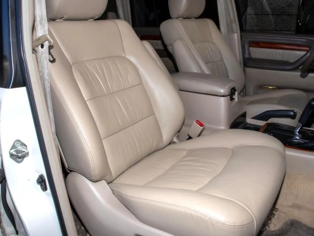 1998 Lexus LX 2nd Gen - Image 16 of 17