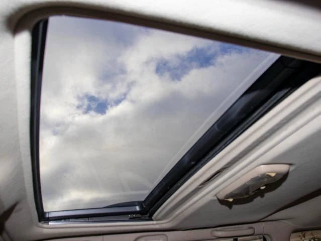 1998 Lexus LX 2nd Gen - Image 17 of 21