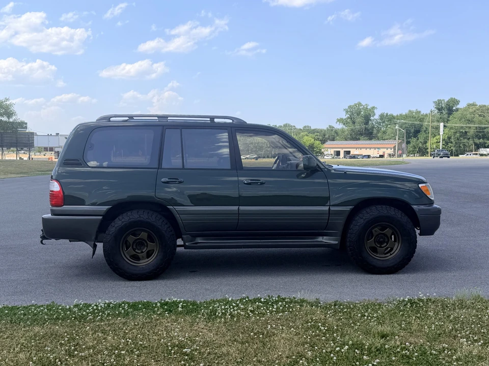 1998 Lexus LX 2nd Gen - Image 30 of 31