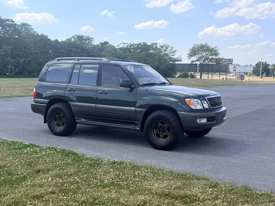 1998 Lexus LX 2nd Gen - Image 24 of 31