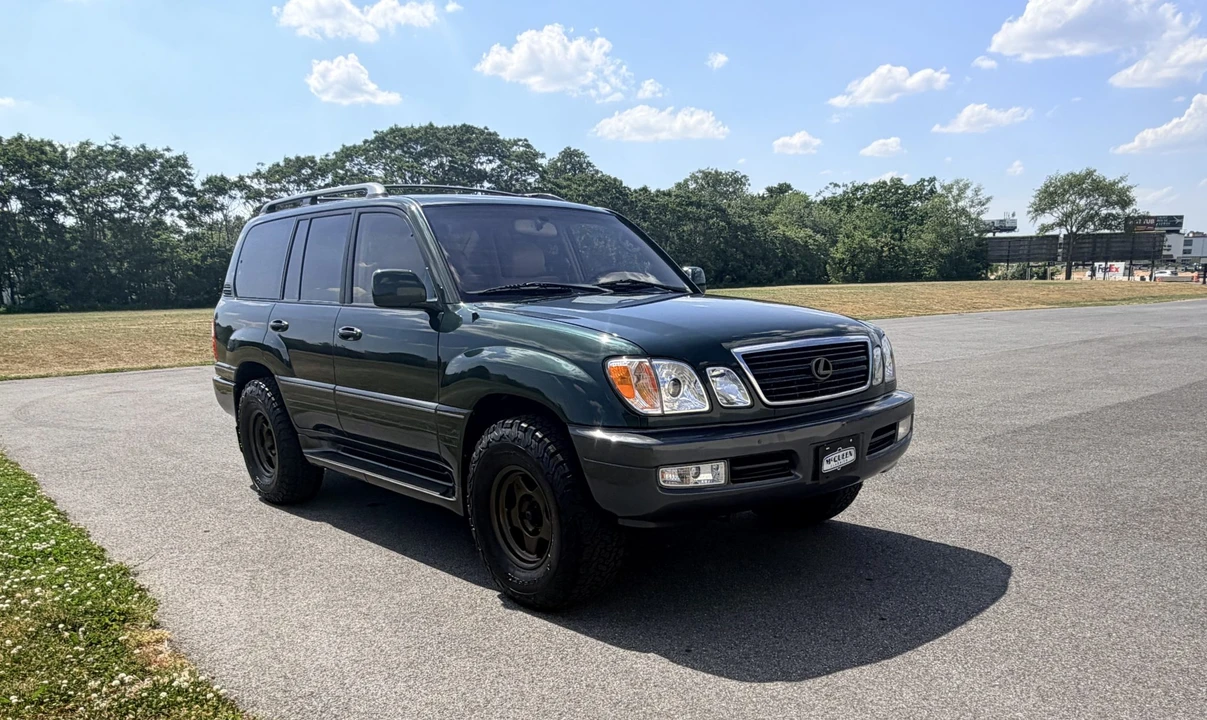 1998 Lexus LX 2nd Gen - Image 18 of 31