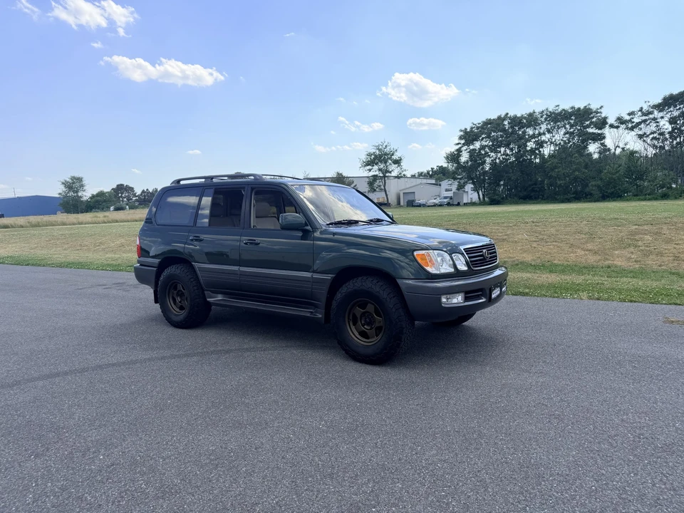 1998 Lexus LX 2nd Gen - Image 25 of 31