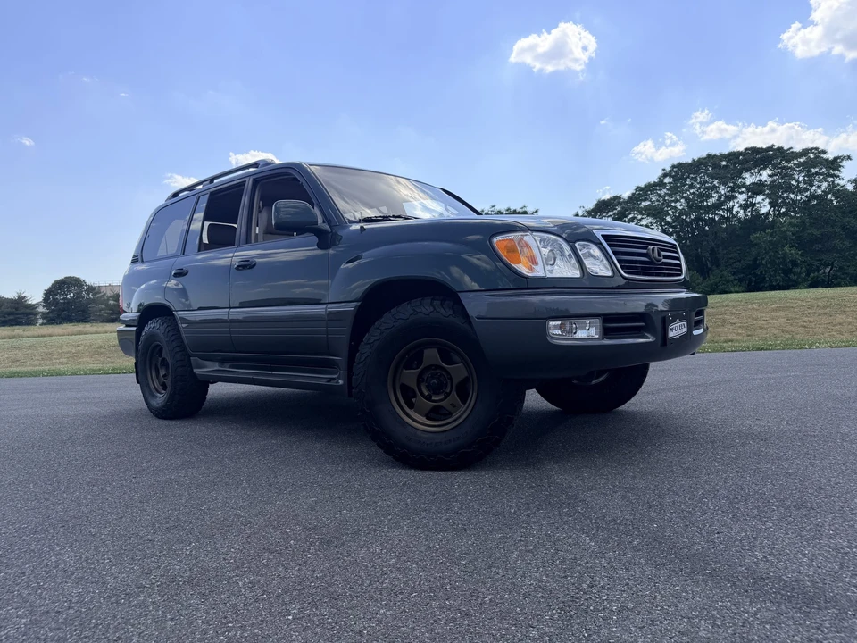 1998 Lexus LX 2nd Gen - Image 22 of 31