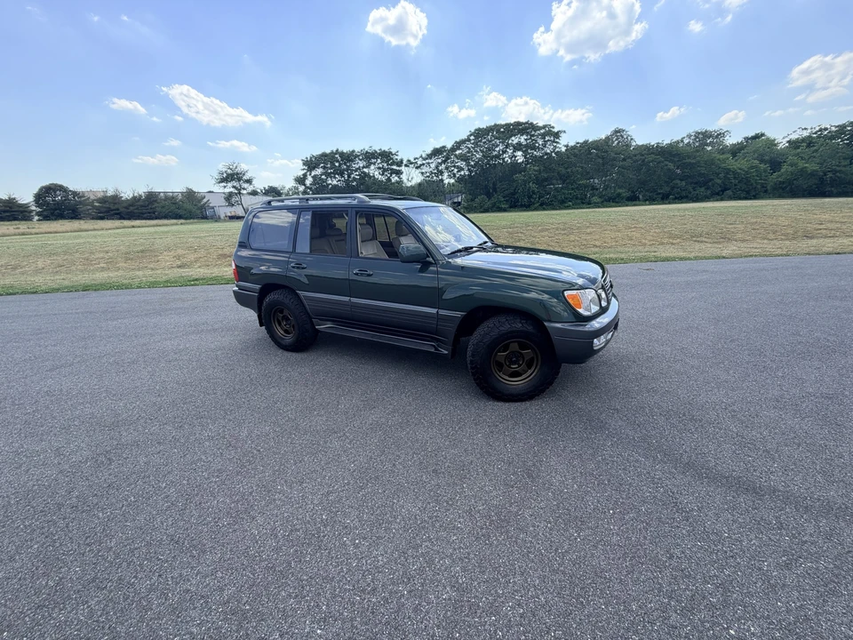 1998 Lexus LX 2nd Gen - Image 27 of 31