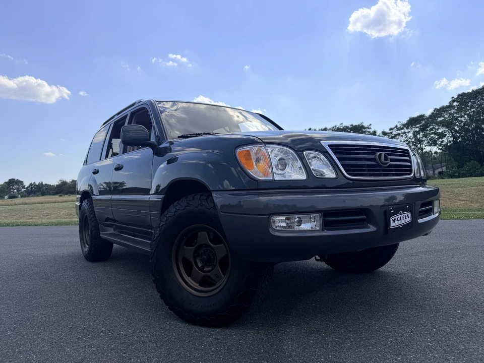 1998 Lexus LX 2nd Gen - Image 17 of 31