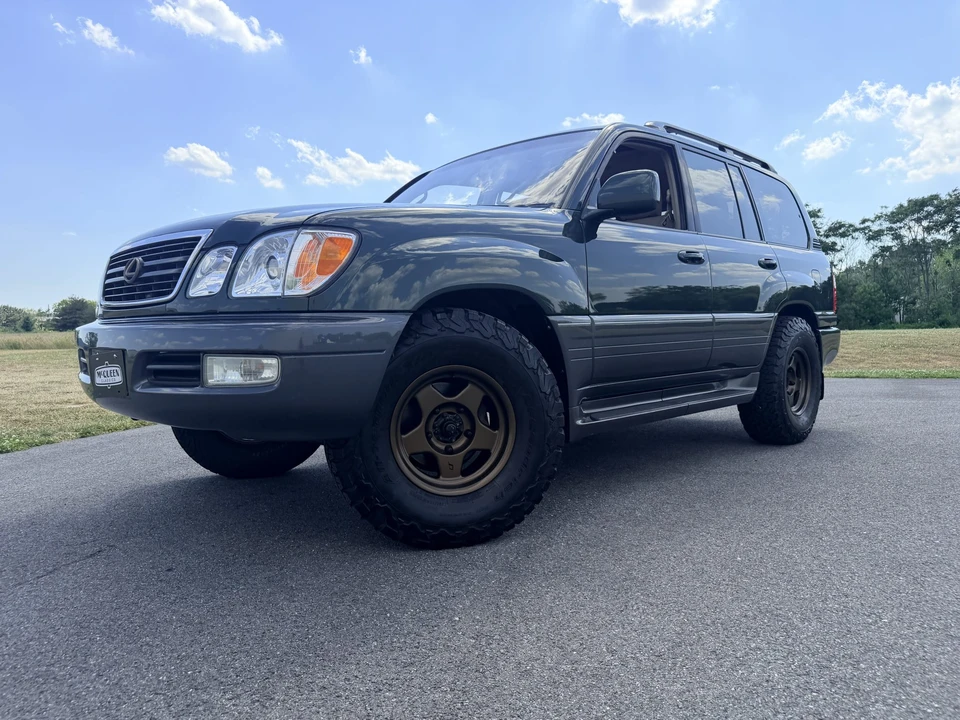 1998 Lexus LX 2nd Gen - Image 9 of 31