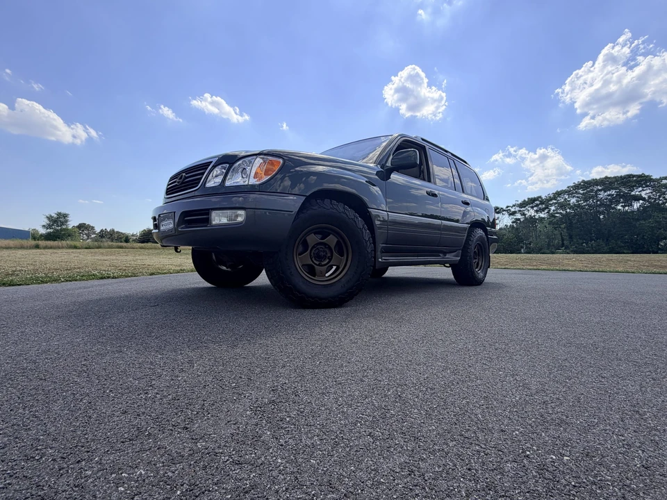 1998 Lexus LX 2nd Gen - Image 10 of 31