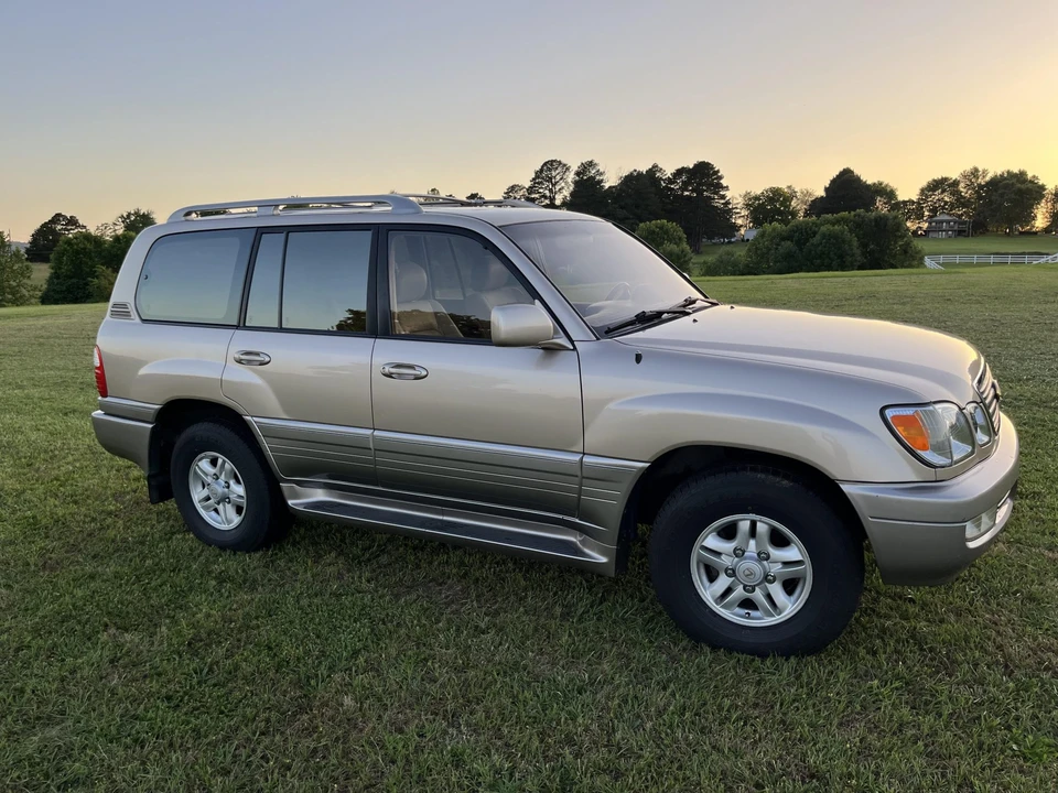 1998 Lexus LX 2nd Gen - Image 16 of 31